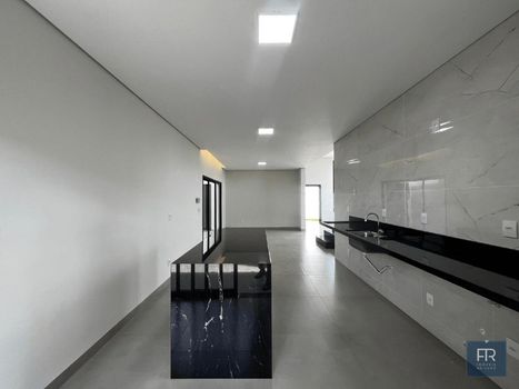 Foto 4 do(a) Casa de 3 quartos à venda em Jardim Colina, Uberlândia