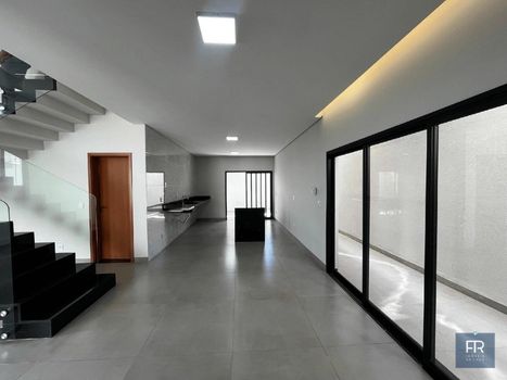 Foto 3 do(a) Casa de 3 quartos à venda em Jardim Colina, Uberlândia