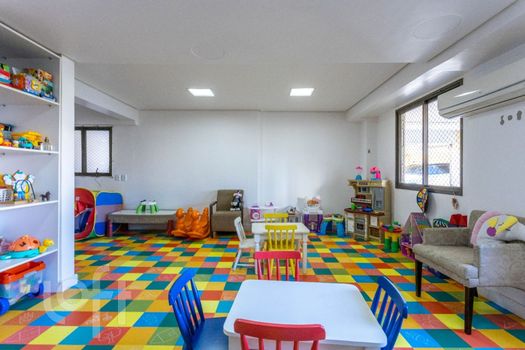 Foto 4 do(a) Apartamento de 3 quartos à venda em Jardim Botânico, Porto Alegre