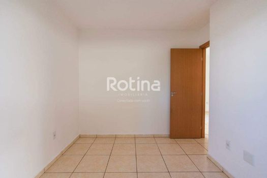 Foto 8 do(a) Apartamento de 2 quartos à venda em Jardim Holanda, Uberlândia