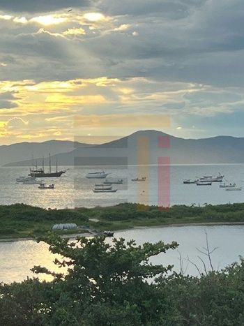 Foto 3 do(a) Apartamento de 2 quartos à venda em Ponta das Canas, Florianópolis