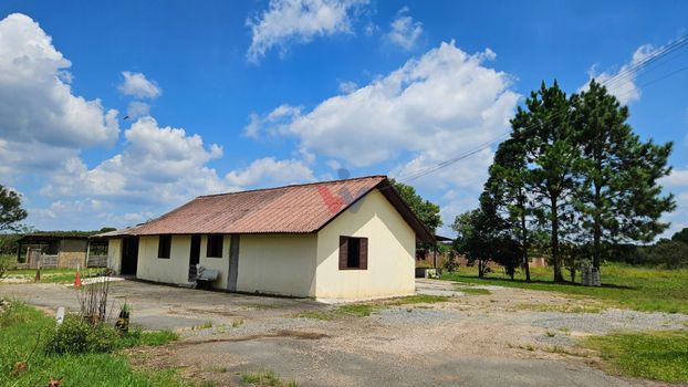 Foto 3 do(a) Fazenda / Sítio / Chácara de 3 quartos à venda em Iguaçu, Araucária