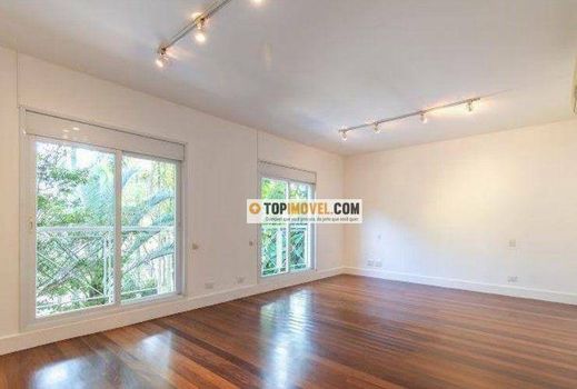Foto 11 do(a) Casa em Condomínio false para alugar em Jardim Petrópolis, São Paulo