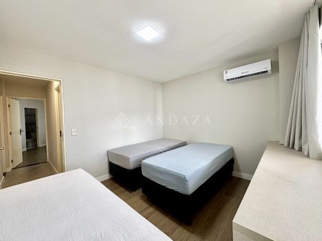 Foto 10 do(a) Apartamento de 4 quartos à venda em Ponta Verde, Maceió