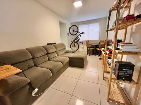 Foto 3 do(a) Apartamento de 2 quartos à venda em Capão Raso, Curitiba