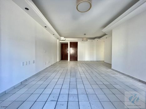 Foto 8 do(a) Apartamento de 3 quartos à venda em Ponta Verde, Maceió