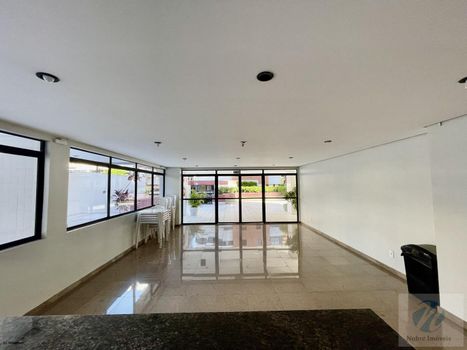 Foto 3 do(a) Apartamento de 3 quartos à venda em Ponta Verde, Maceió