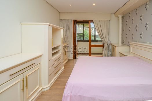 Foto 3 do(a) Apartamento de 4 quartos à venda em Auxiliadora, Porto Alegre