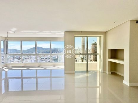 Foto 1 do(a) Apartamento de 4 quartos à venda em Centro, Balneário Camboriú