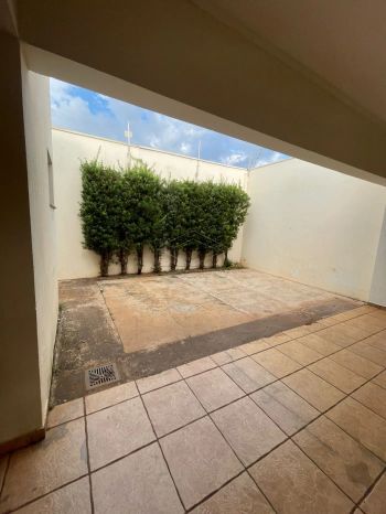 Foto 3 do(a) Casa de 3 quartos para alugar em Jardim Ubirama, Lençóis Paulista