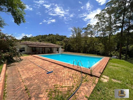 Foto 8 do(a) Fazenda / Sítio / Chácara de 4 quartos à venda em null, São Lourenço da Serra