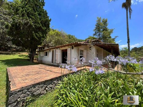 Foto 20 do(a) Fazenda / Sítio / Chácara de 4 quartos à venda em null, São Lourenço da Serra