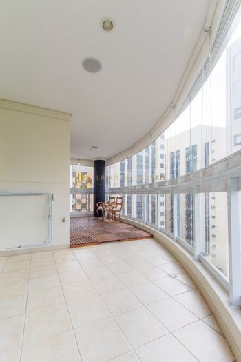 Foto 2 do(a) Apartamento de 3 quartos à venda em Vila Uberabinha, São Paulo