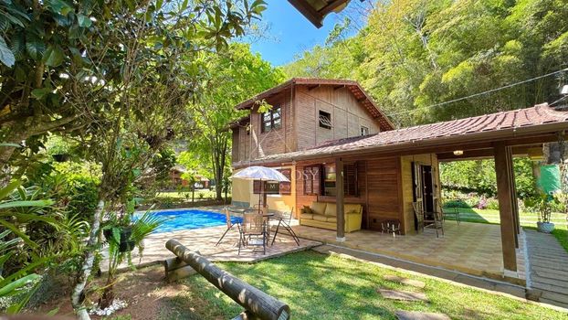 Foto 1 do(a) Casa em Condomínio de 5 quartos à venda em Itaipava, Petrópolis