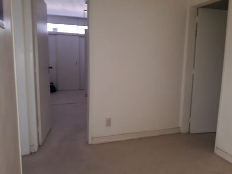 Foto 2 do(a) Sala / Conjunto Comercial false à venda em Copacabana, Rio de Janeiro