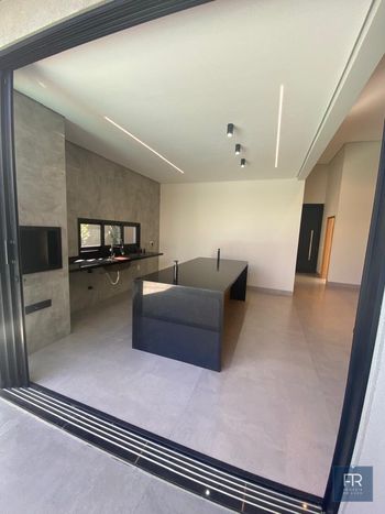 Foto 2 do(a) Casa de 3 quartos à venda em Jardim Inconfidência, Uberlândia