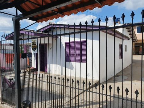 Foto 1 do(a) Casa de 2 quartos à venda em Parque Marechal Rondon, Cachoeirinha