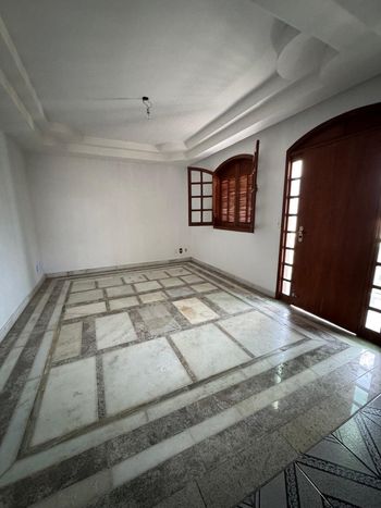 Foto 2 do(a) Casa de 5 quartos para alugar em Céu Azul, Belo Horizonte