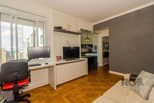 Foto 3 do(a) Flat de 2 quartos à venda em Centro Histórico, Porto Alegre
