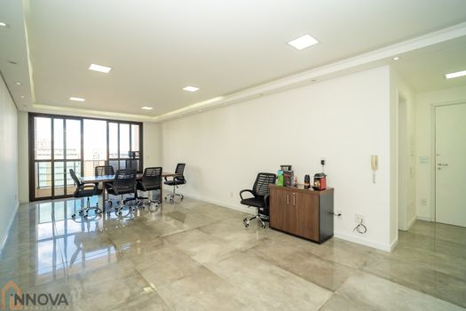 Foto 3 do(a) Imóvel Comercial false à venda em Centro, Curitiba