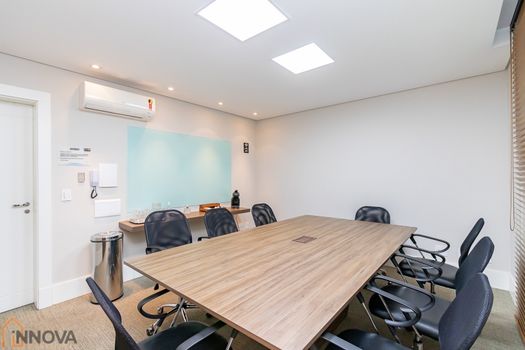 Foto 47 do(a) Imóvel Comercial false à venda em Centro, Curitiba