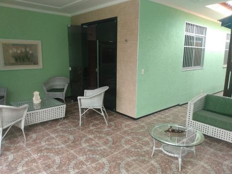 Foto 4 do(a) Casa de 5 quartos à venda em Vila União, Fortaleza