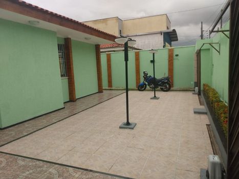 Foto 6 do(a) Casa de 5 quartos à venda em Vila União, Fortaleza