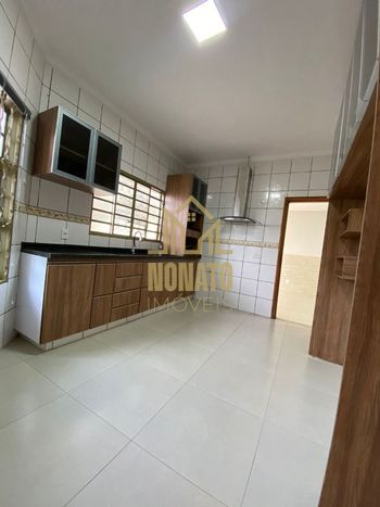 Foto 11 do(a) Casa de 3 quartos à venda em Parque Anhanguera, Goiânia