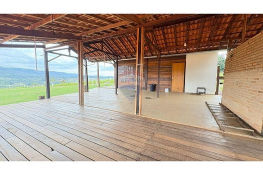 Foto 4 do(a) Fazenda / Sítio / Chácara de 2 quartos à venda em Centro, Botucatu
