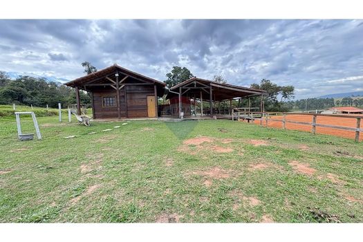 Foto 5 do(a) Fazenda / Sítio / Chácara de 2 quartos à venda em Centro, Botucatu