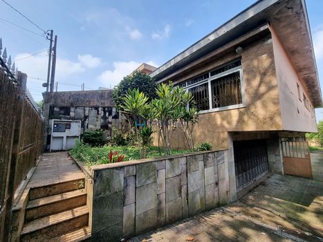 Foto 1 do(a) Casa de 4 quartos à venda em Cidade Vargas, São Paulo