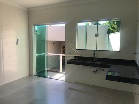 Foto 7 do(a) Casa de 3 quartos à venda em Jardim Atlântico Sul, Varginha