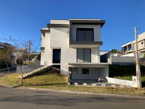Foto 3 do(a) Casa de 4 quartos à venda em Jardim São Pedro, Mogi das Cruzes