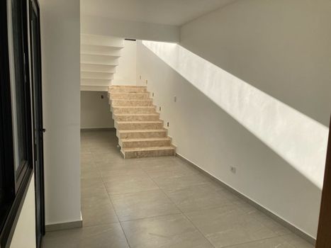 Foto 6 do(a) Casa de 4 quartos à venda em Jardim São Pedro, Mogi das Cruzes