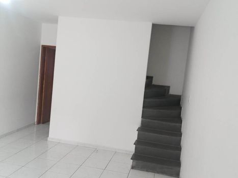 Foto 2 do(a) Casa de 2 quartos à venda em Jardim Rosa Maria, São Paulo
