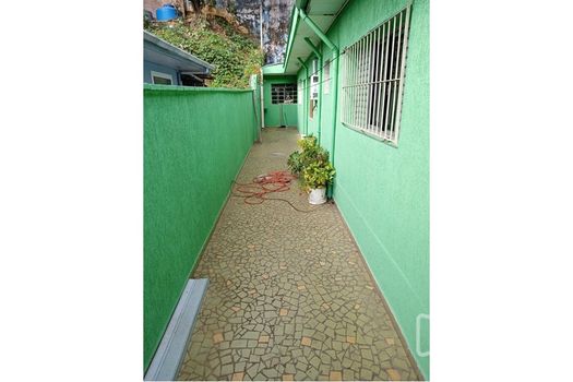 Foto 6 do(a) Casa de 2 quartos à venda em Jardim Itacolomi, São Paulo