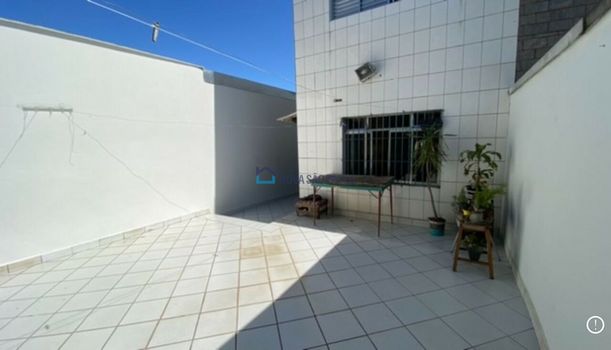 Foto 16 do(a) Casa de 3 quartos à venda em Parque Independência, São Paulo