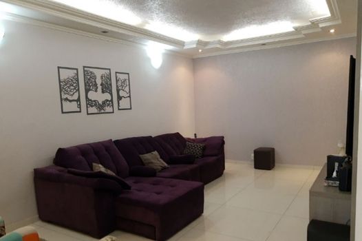 Foto 1 do(a) Casa de 4 quartos à venda em Jardim Guairaca, São Paulo