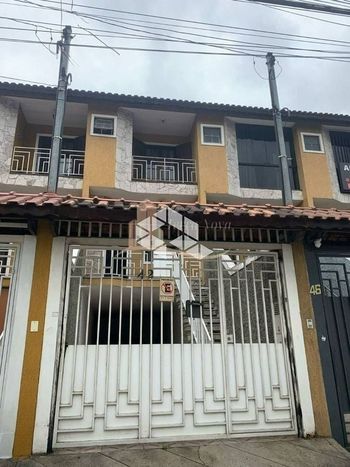 Foto 2 do(a) Casa de 3 quartos à venda em Vila Carmosina, São Paulo