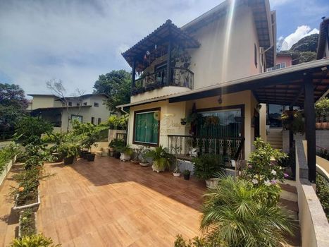 Foto 1 do(a) Casa em Condomínio de 3 quartos à venda em Vargem Grande, Teresópolis