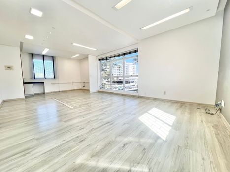 Foto 12 do(a) Sala / Conjunto Comercial false à venda em Estreito, Florianópolis