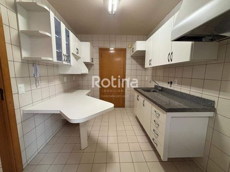 Foto 4 do(a) Apartamento de 3 quartos à venda em Osvaldo Rezende, Uberlândia