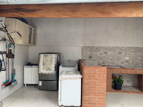Foto 21 do(a) Casa de 4 quartos à venda em Parque Santo Antônio, Guarulhos