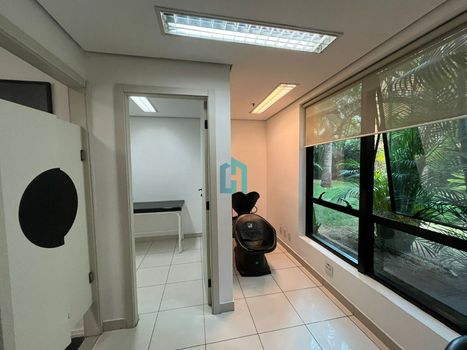 Foto 35 do(a) Apartamento de 2 quartos à venda em Moema, São Paulo