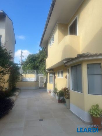 Foto 2 do(a) Casa em Condomínio false à venda em Vila Anglo Brasileira, São Paulo