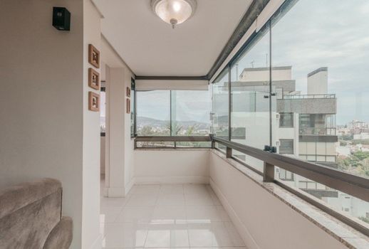 Foto 11 do(a) Apartamento de 3 quartos para alugar em Petrópolis, Porto Alegre