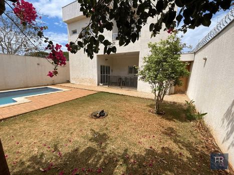 Foto 9 do(a) Casa de 3 quartos à venda em Alto Umuarama, Uberlândia
