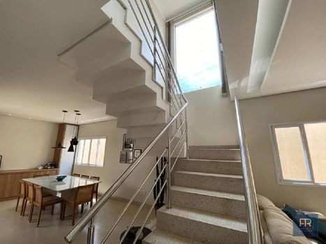 Foto 5 do(a) Casa de 3 quartos à venda em Alto Umuarama, Uberlândia