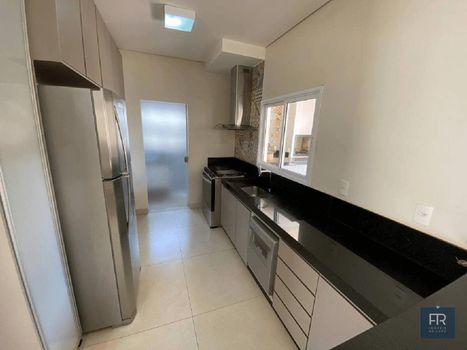 Foto 6 do(a) Casa de 3 quartos à venda em Alto Umuarama, Uberlândia
