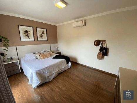 Foto 7 do(a) Casa de 3 quartos à venda em Alto Umuarama, Uberlândia